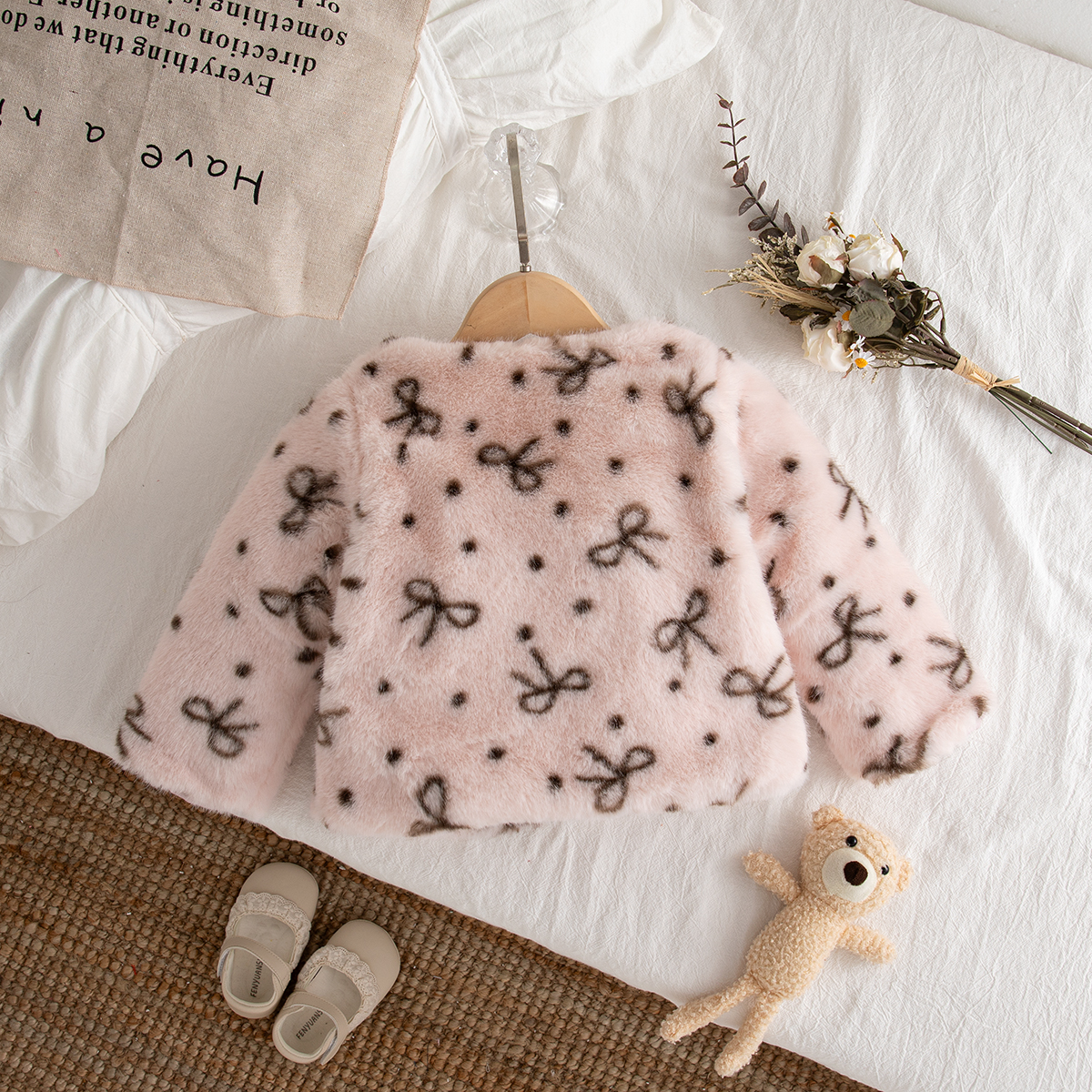 Children's Clothing Winter Bow - огляд і ціна Baby Clothing Winter